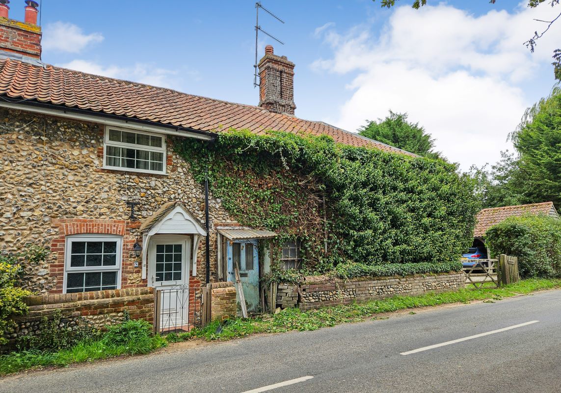 9 Dereham Road, Litcham, King's Lynn, Norfolk, PE32 2NU