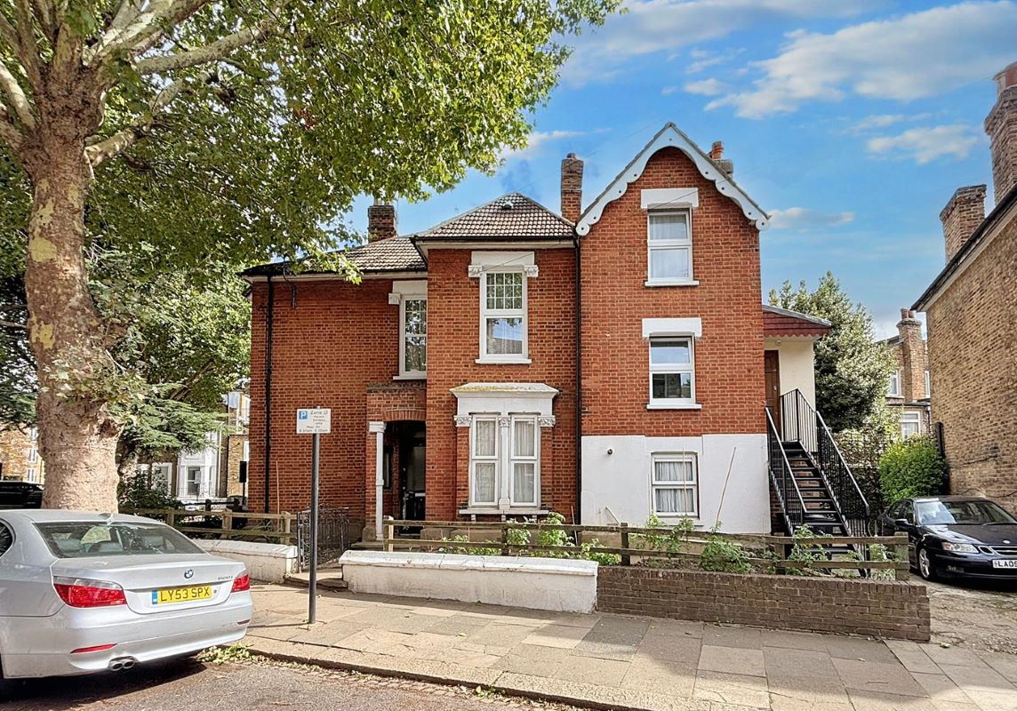 4A Birkbeck Grove, Acton, London, W3 7QD