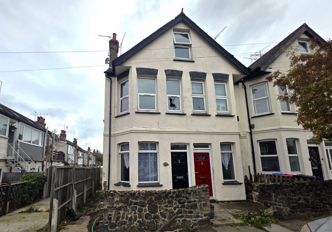 Flat 2, 192 Hainault Avenue, Westcliff-on-Sea, Essex, SS0 9EX