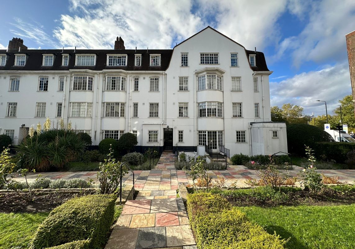 Flat 10 Wavertree Court, Streatham Hill, Streatham, London, SW2 4TL