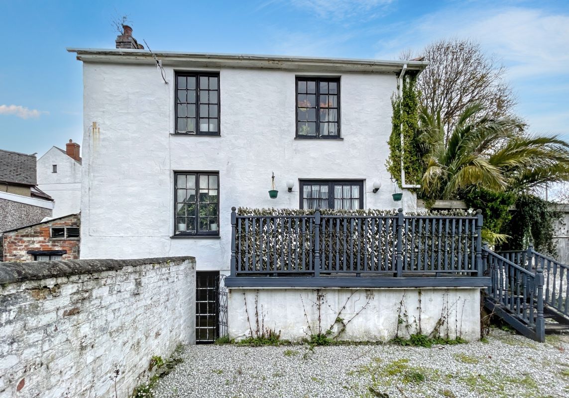 The Cottage, Quay Hill, Penryn, Cornwall, TR10 8JE