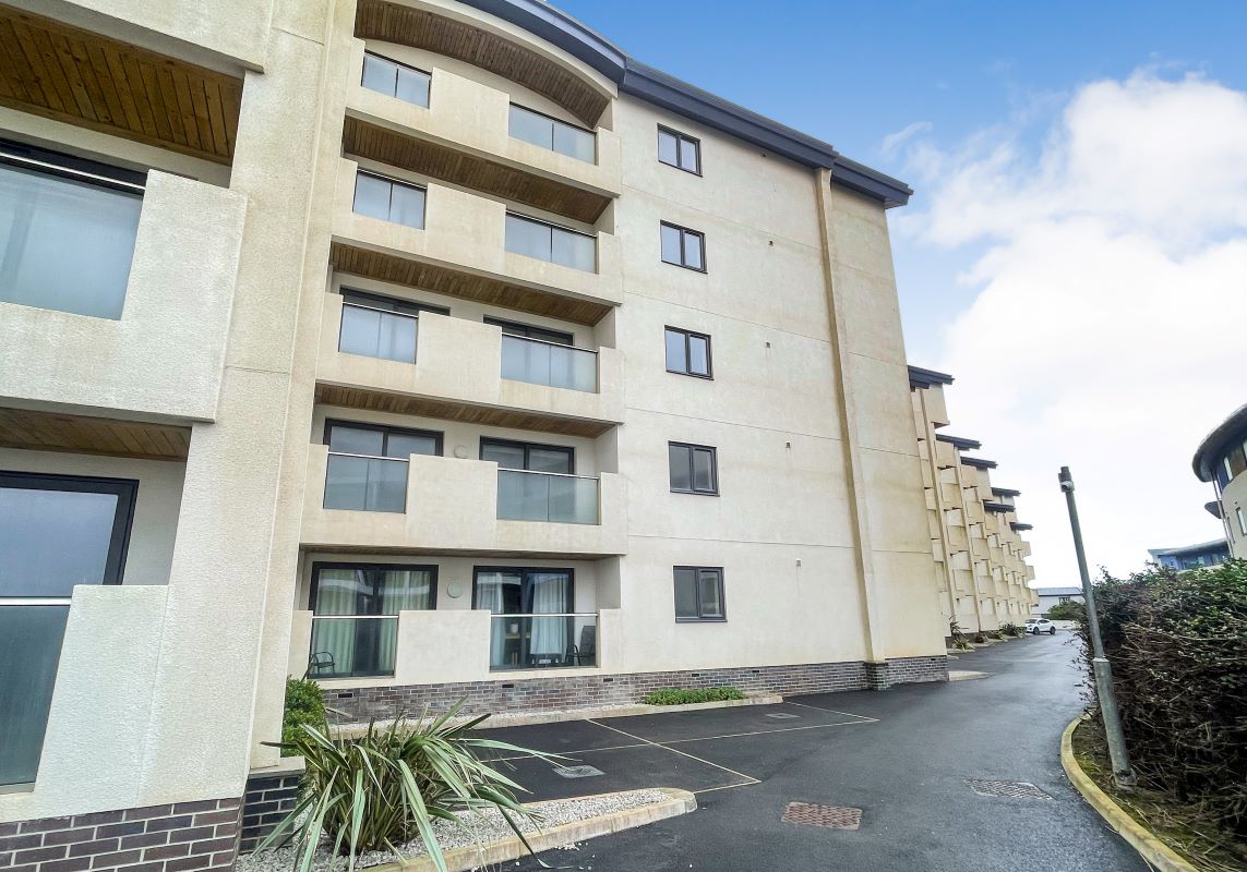 Flat 2210 Westbeach Resort, Bath Hotel Road, Westward Ho!, Devon, EX39 1LQ