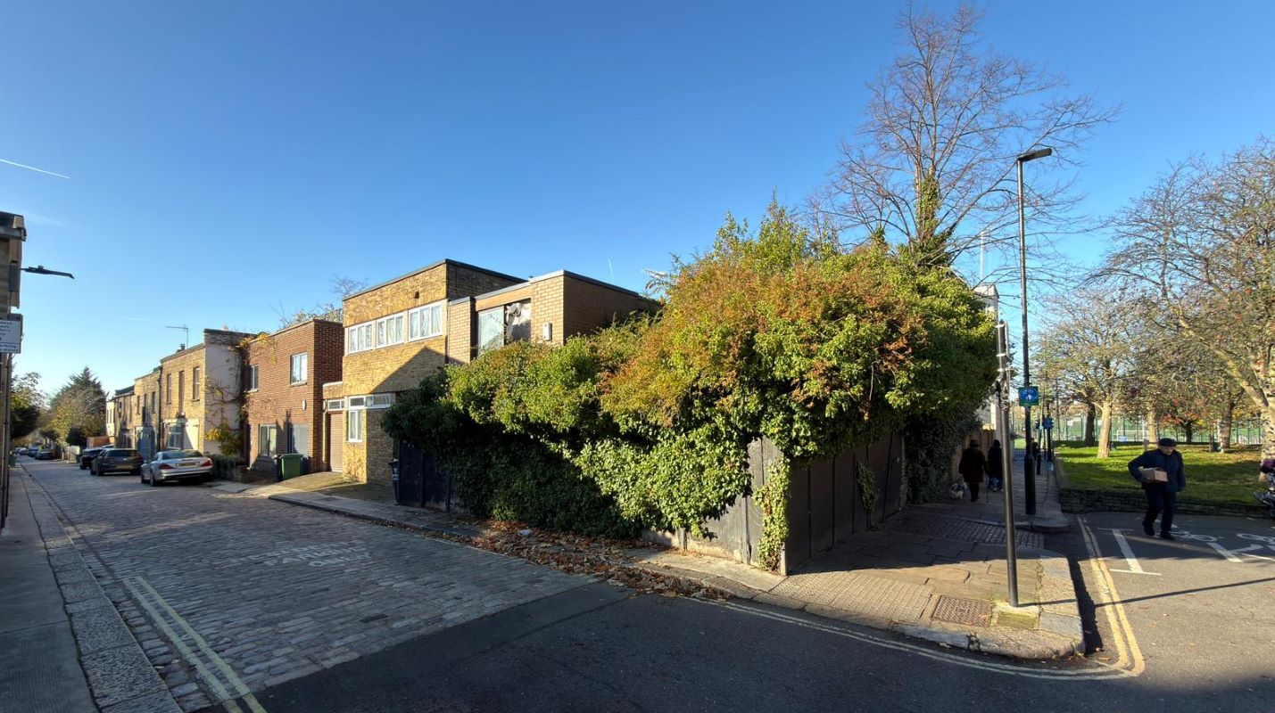 75 Camden Mews, Camden, London, NW1 9BY