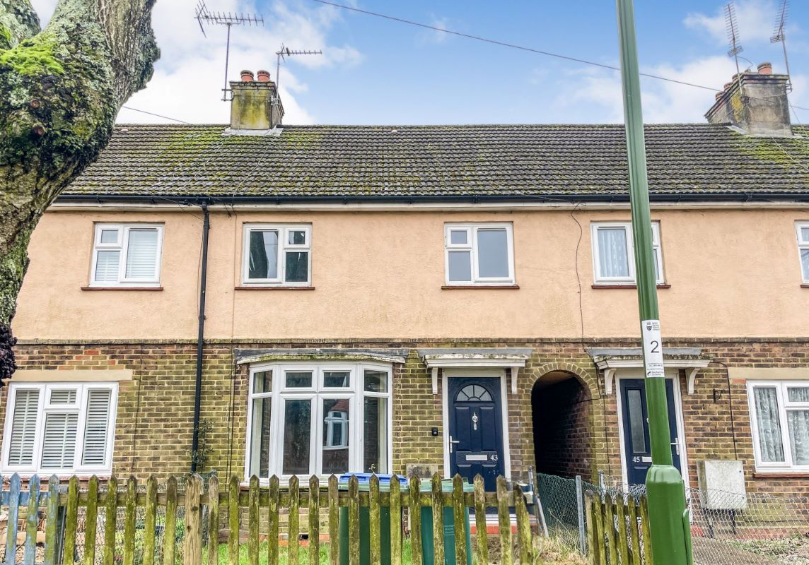 43 Innes Road, Horsham, West Sussex, RH12 4JQ