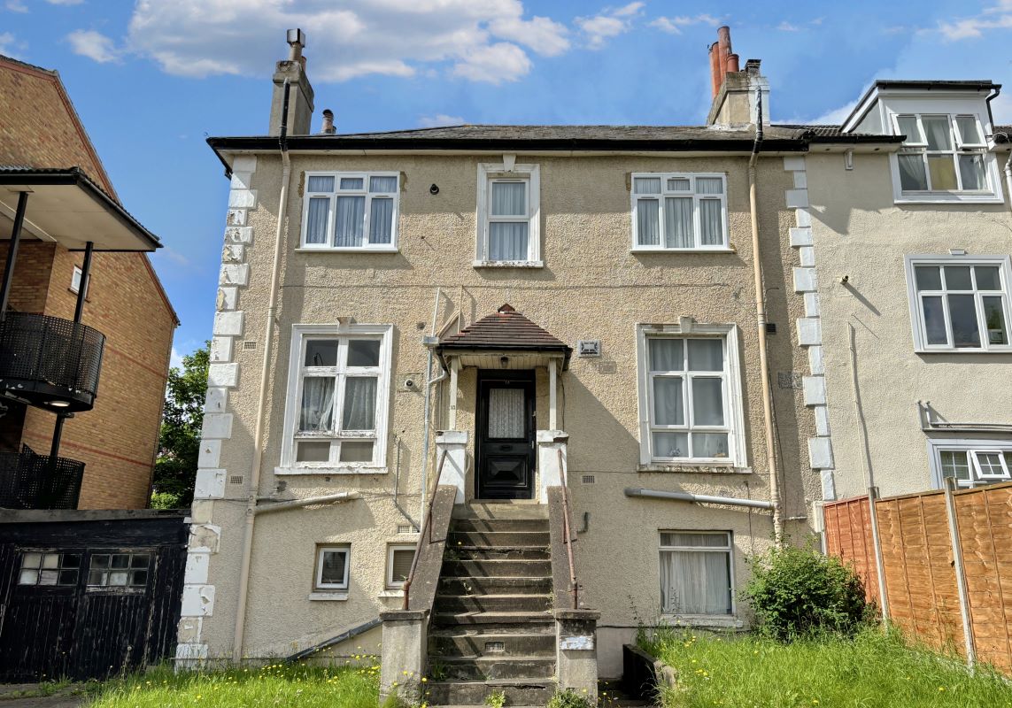 Flat 2, 13 South Norwood Hill, South Norwood, London, SE25 6AA