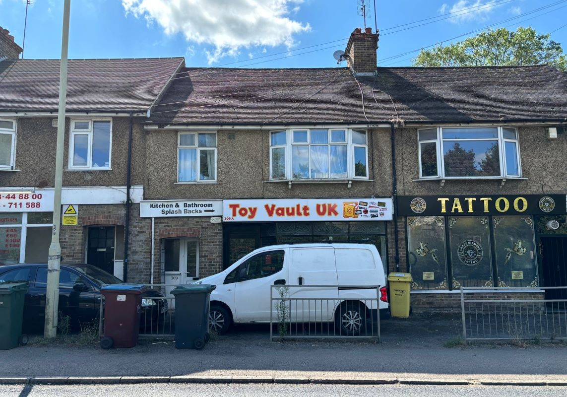 309 & 309A Uxbridge Road, Mill End, Rickmansworth, Hertfordshire, WD3 8DS