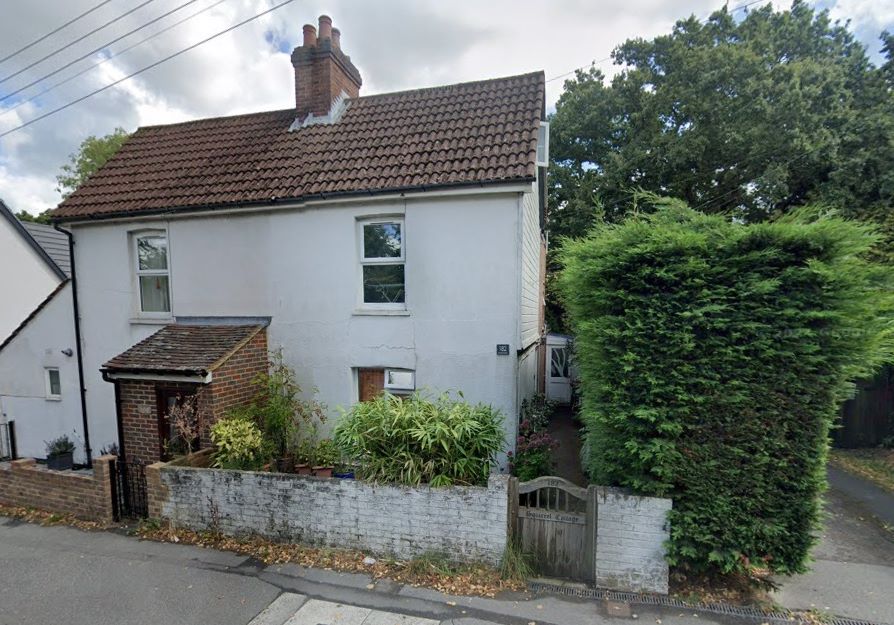 182 Battle Road, Hailsham, East Sussex, BN27 1UE