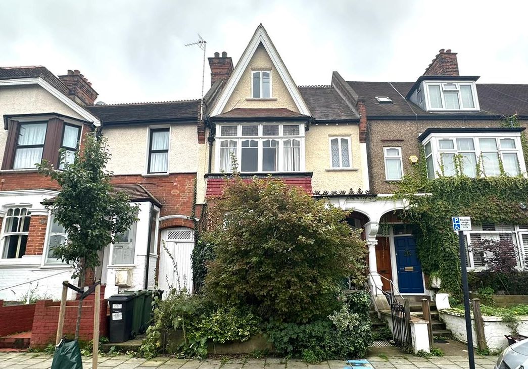 Flat 3, 100 Broxholm Road, Norwood, London, SE27 0BT