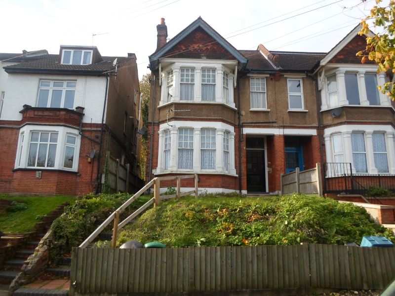 Flat 4, 46 Avondale Road, South Croydon, CR2 6JA