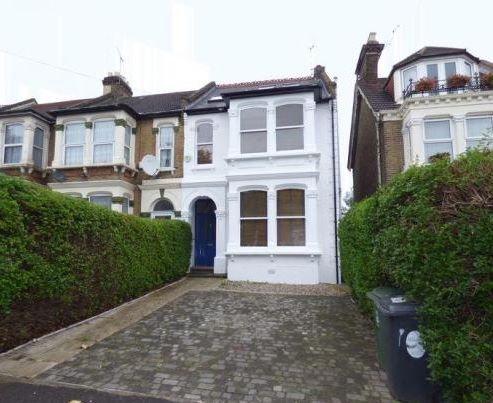 28 Queens Road, Leytonstone, London, E11 1BB