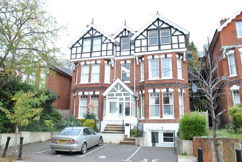 Flat 5, 2 Clanricarde Gardens, Tunbridge Wells, Kent, TN1 1PE