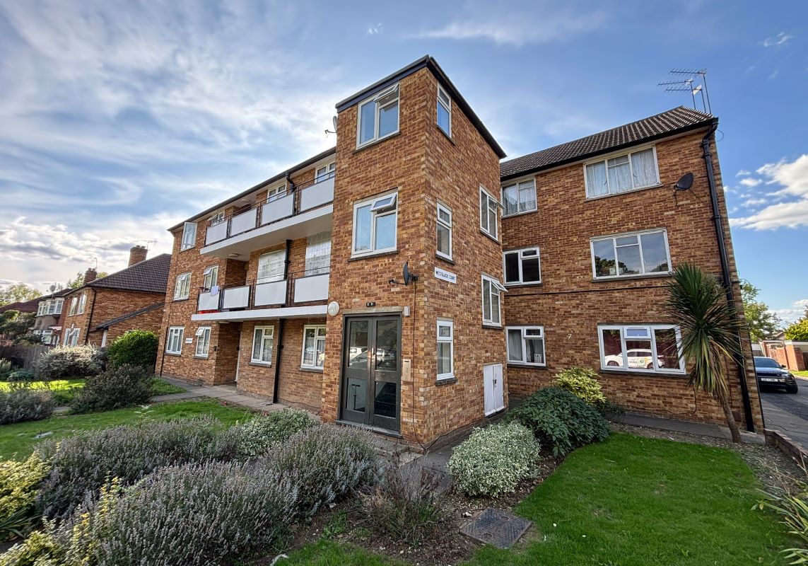 4 Westglade Court, Woodgrange Close, Harrow, Middlesex, HA3 0XQ