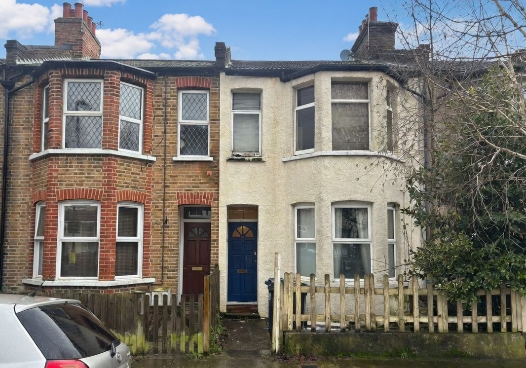 21A Shirley Gardens, Hanwell, London, W7 3PT