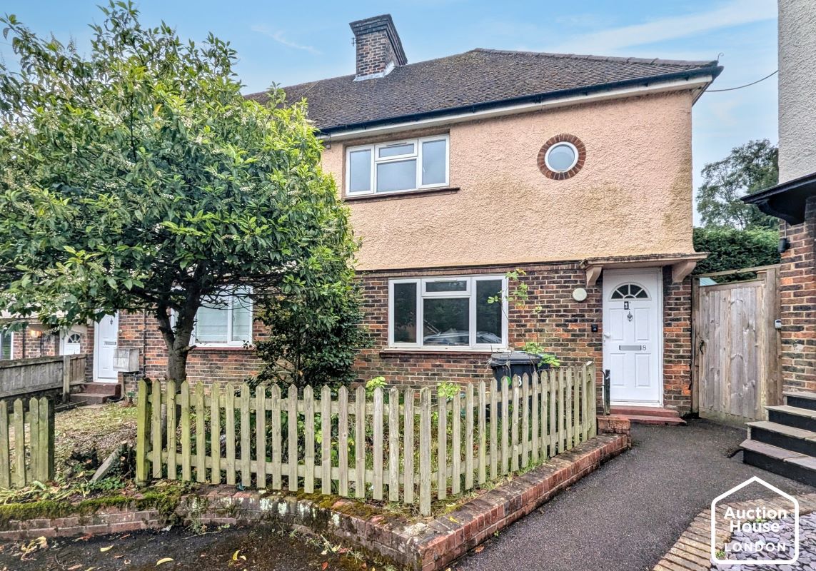 8 Pine View, Platt, Sevenoaks, Kent, TN15 8LA