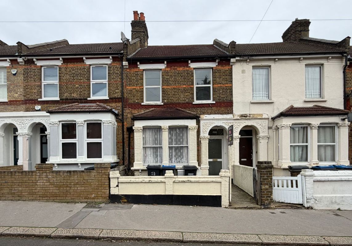 Upper Flat, 37 Stanger Road, South Norwood, London, SE25 5JZ