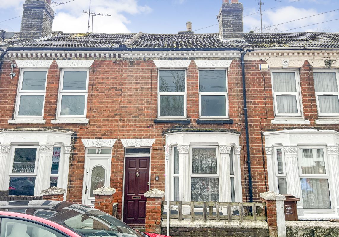 16 Cornwall Road, Gillingham, Kent, ME7 1LP