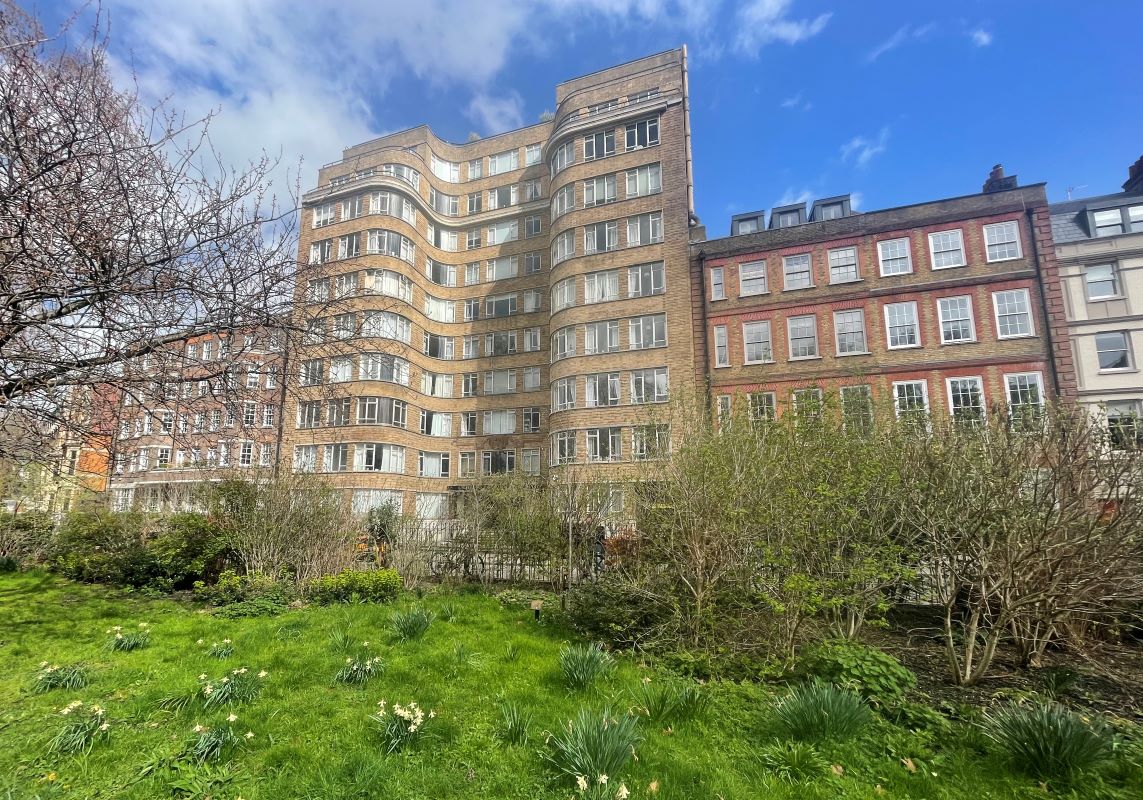 Flat 5 Florin Court, 6-9 Charterhouse Square, Barbican, London, EC1M 6ET