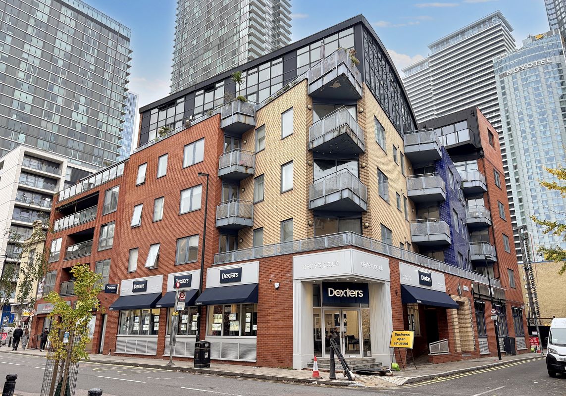 Flat 1 Regatta Point, 1 Manilla Street, Canary Wharf, London, E14 8JZ