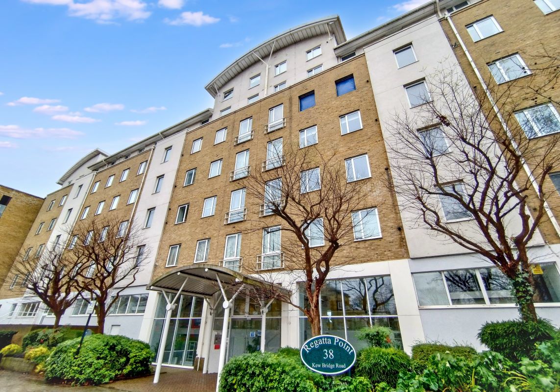 Flat 54 Regatta Point, 38 Kew Bridge Road, Brentford, Middlesex, TW8 0EB