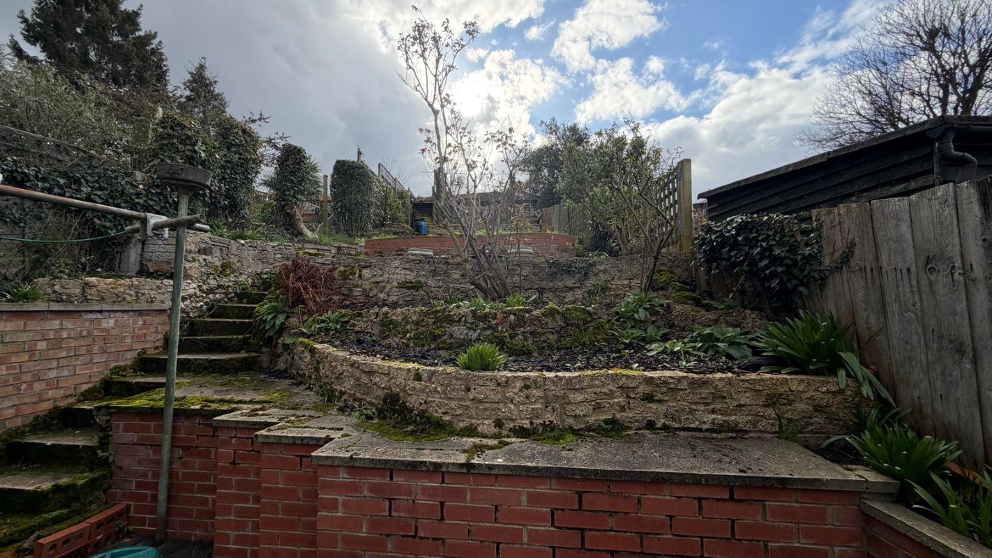 76 Guy Road, Wallington, Surrey, SM6 7LY