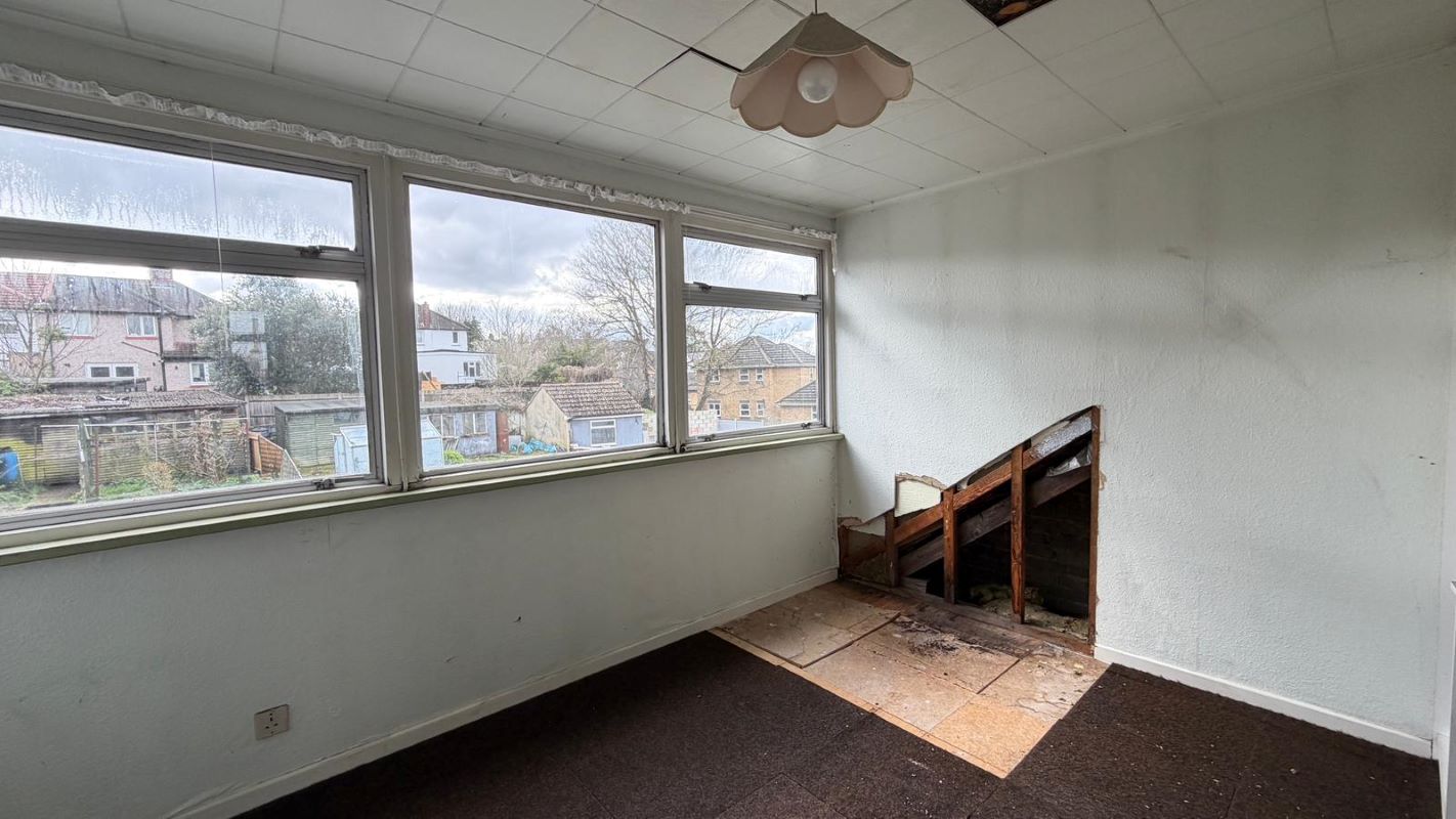 76 Guy Road, Wallington, Surrey, SM6 7LY