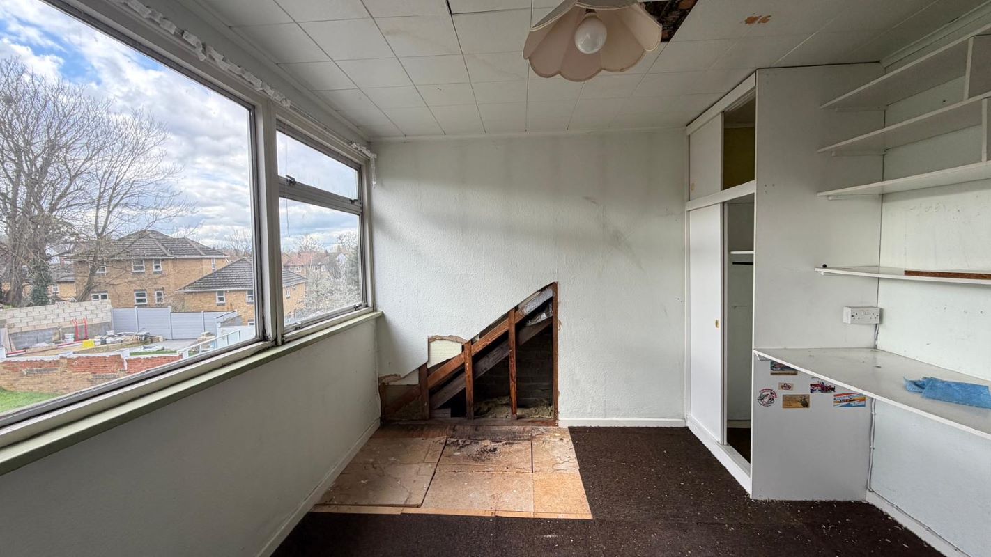 76 Guy Road, Wallington, Surrey, SM6 7LY