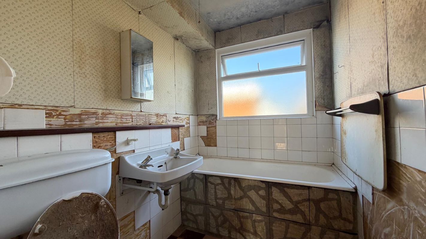 Flat 8 Park Lawn, Parchmore Road, Thornton Heath, Surrey, CR7 8HA