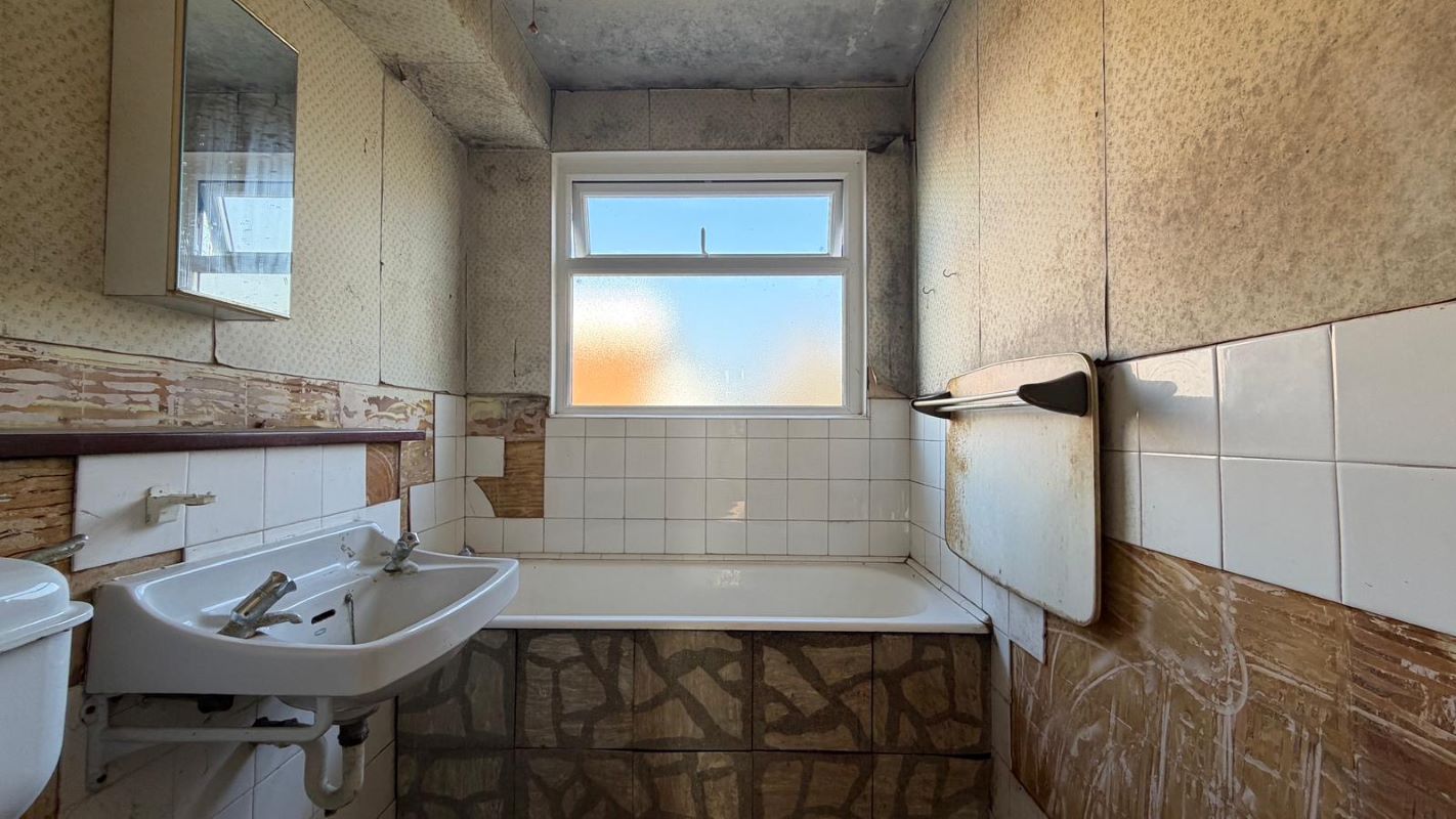 Flat 8 Park Lawn, Parchmore Road, Thornton Heath, Surrey, CR7 8HA