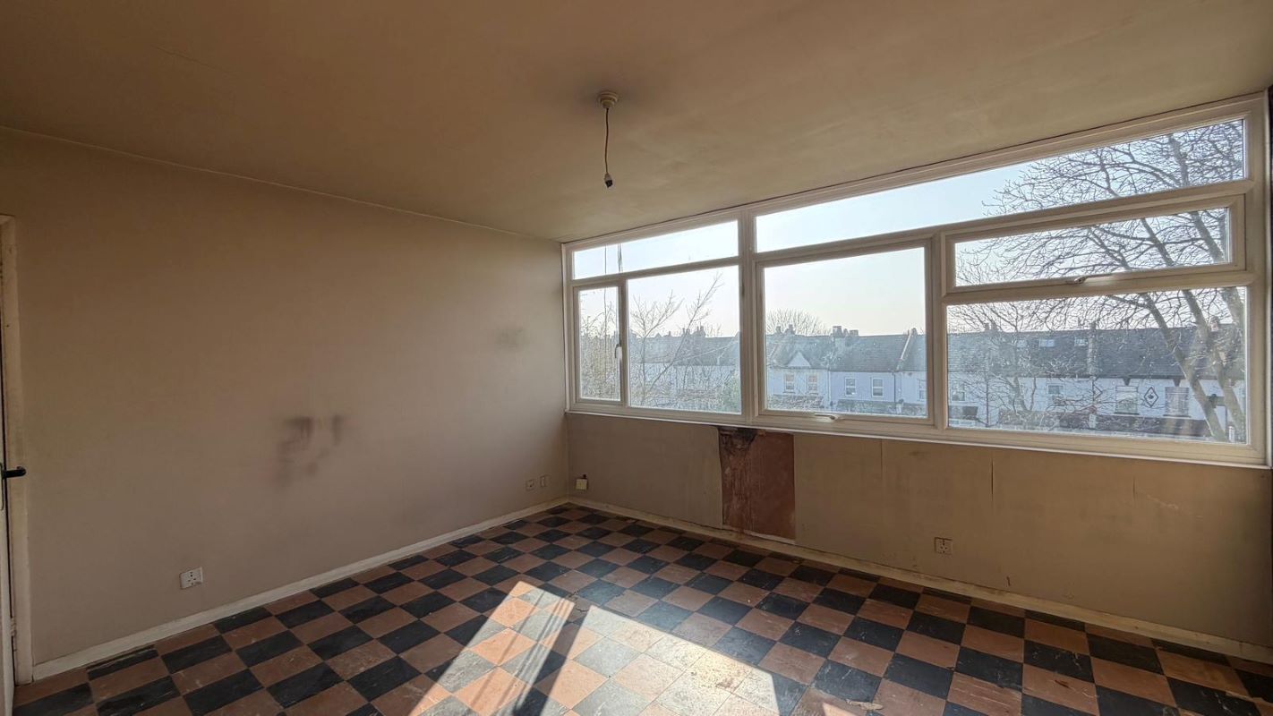 Flat 8 Park Lawn, Parchmore Road, Thornton Heath, Surrey, CR7 8HA