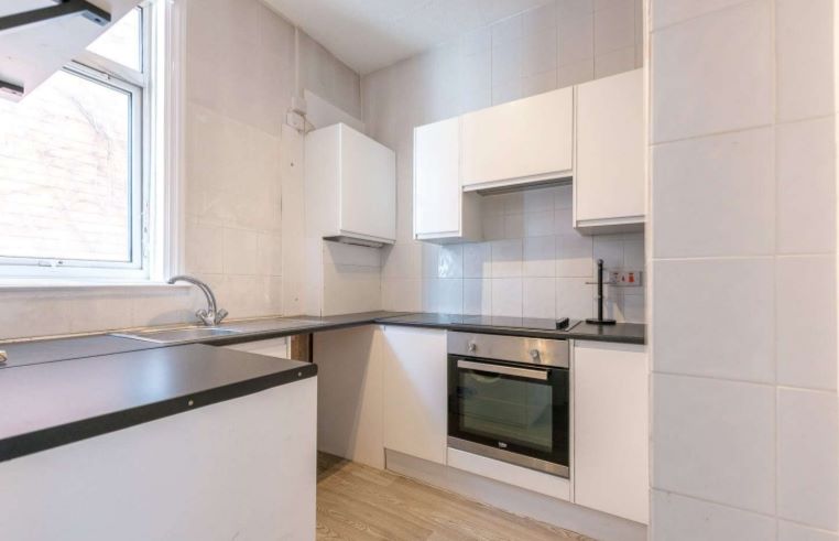 Flat 6 Emma Court, 142 Maidstone Road, Rochester, Kent, ME1 3EA