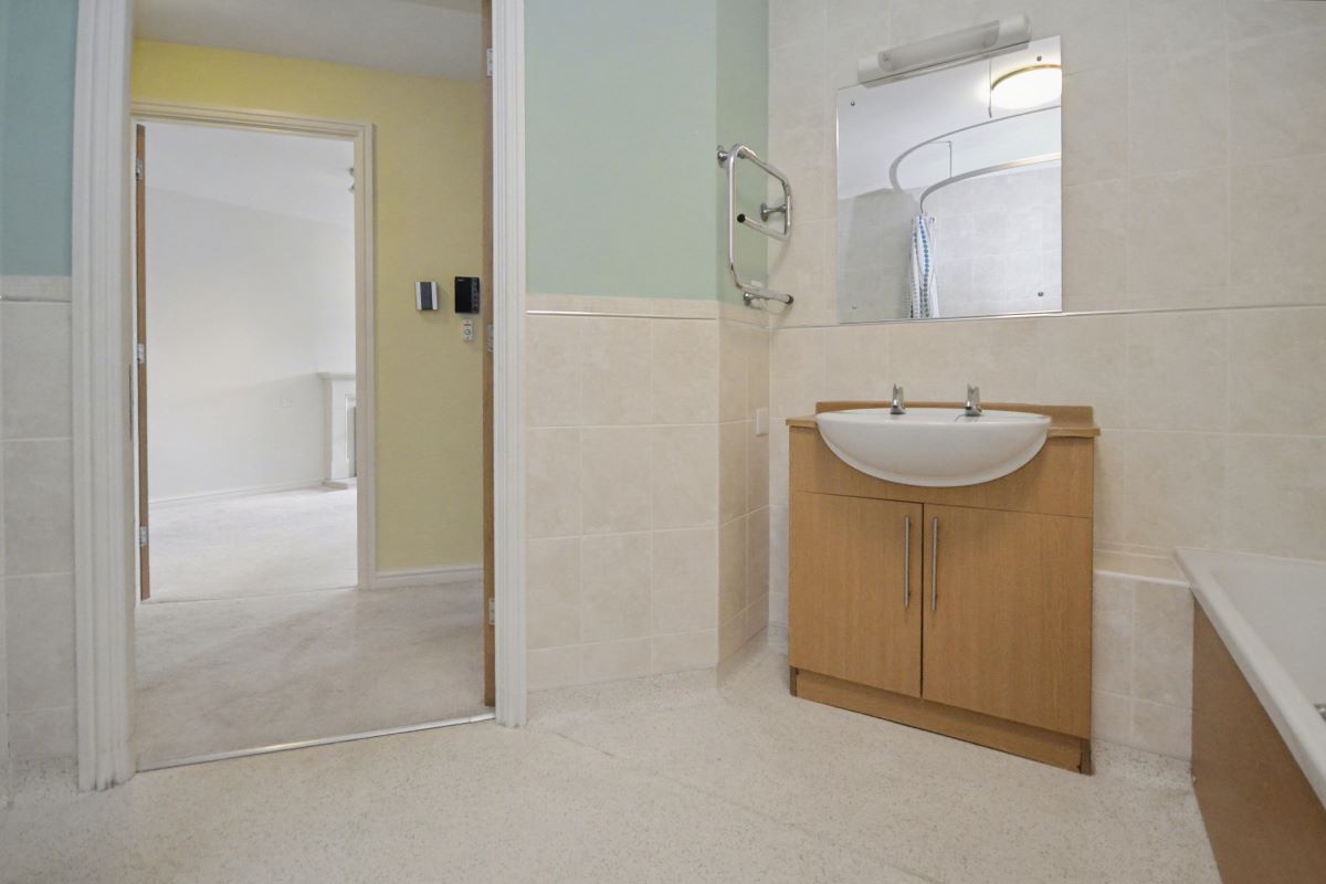 23 Cherrett Court, 557 Ringwood Road, Ferndown, Dorset, BH22 9FE