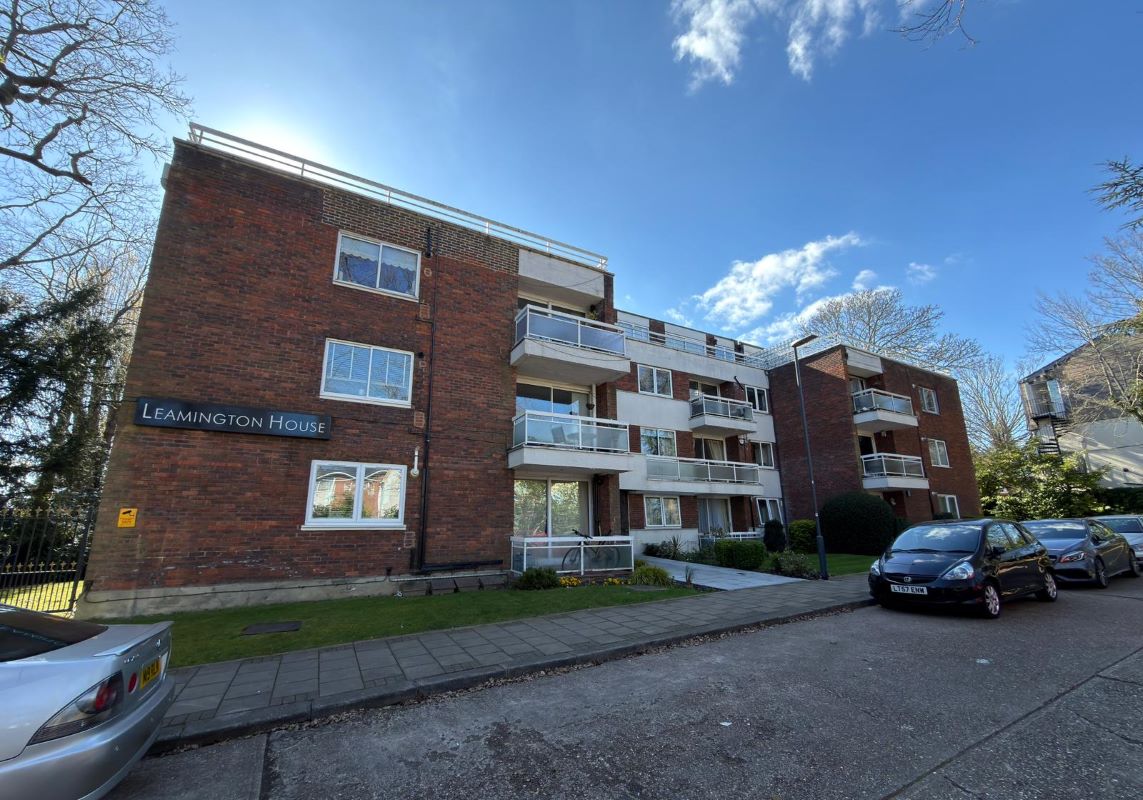 Flat 9 Leamington House, 23 Stonegrove, Edgware, Middlesex, HA8 7TN