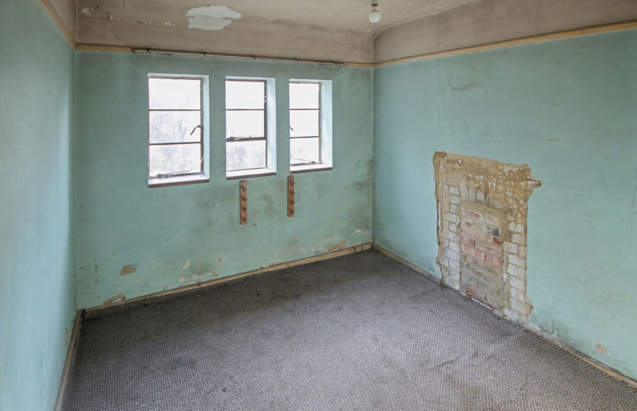 The Bungalow, Sandhurst Lane, Bexhill-on-Sea, East Sussex, TN39 4RH