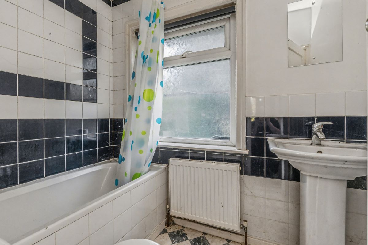 10 Dudley Avenue, Whitefield, Manchester, Lancashire, M45 6BS