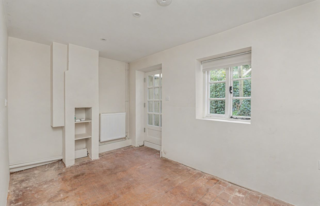 97 Brighton Road, Godalming, Surrey, GU7 1PW