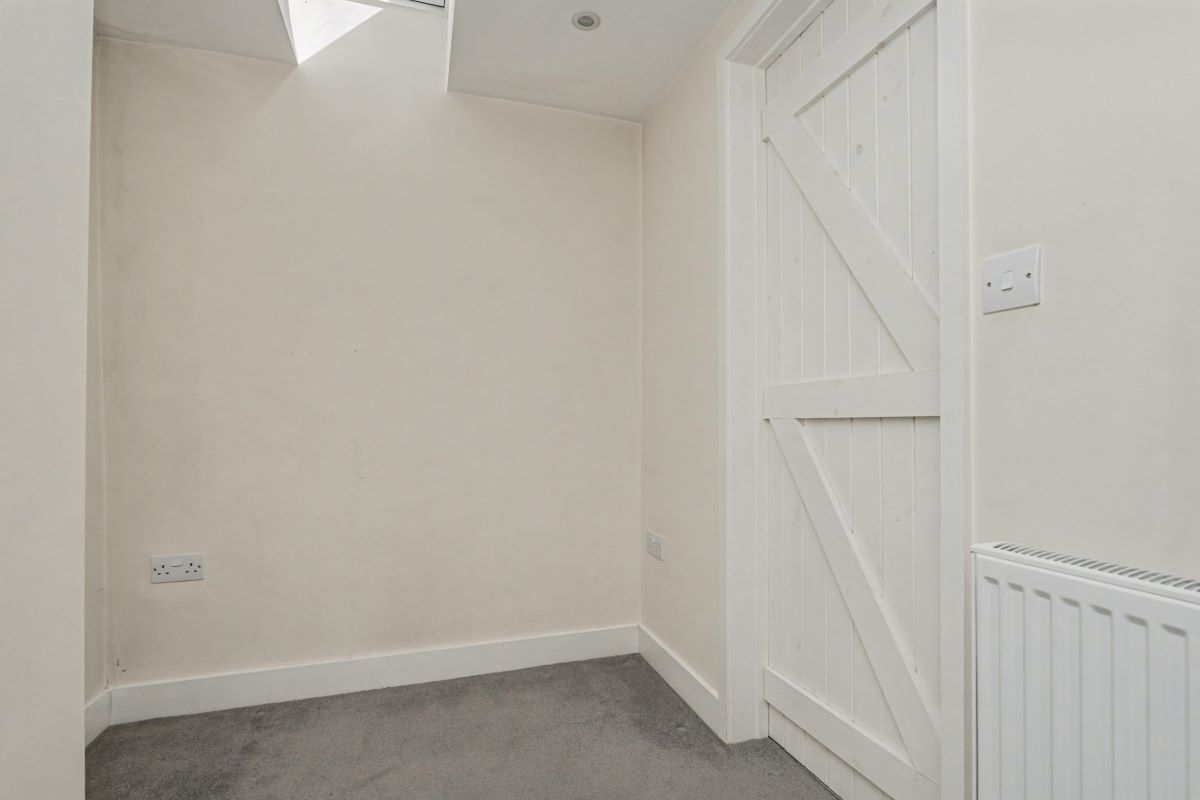 97 Brighton Road, Godalming, Surrey, GU7 1PW