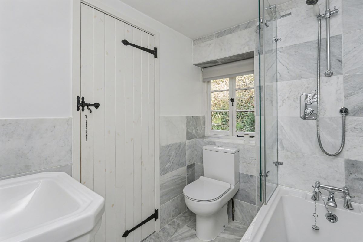 97 Brighton Road, Godalming, Surrey, GU7 1PW