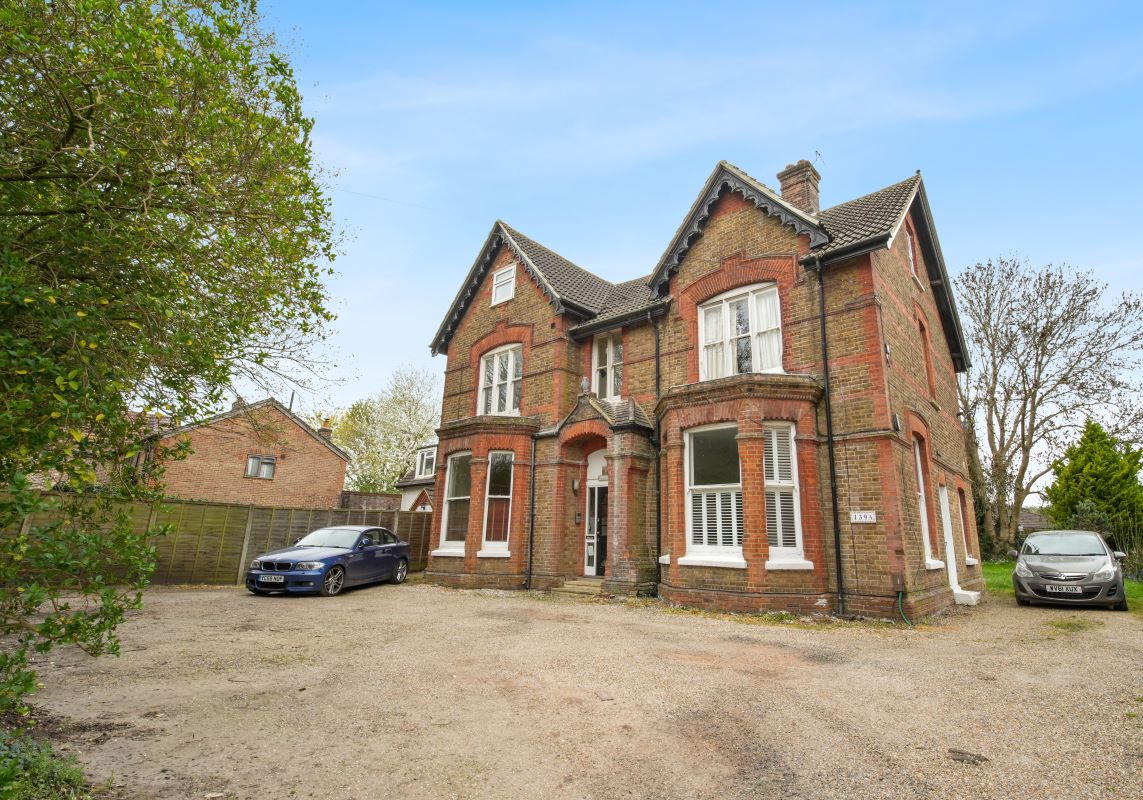 139E Frenches Road, Redhill, Surrey, RH1 2HZ