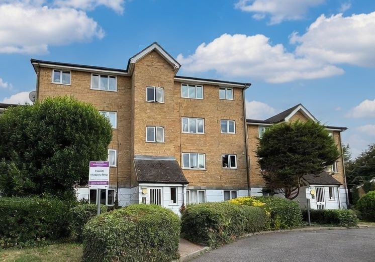 19 Green Pond Close, Walthamstow, London, E17 6EE