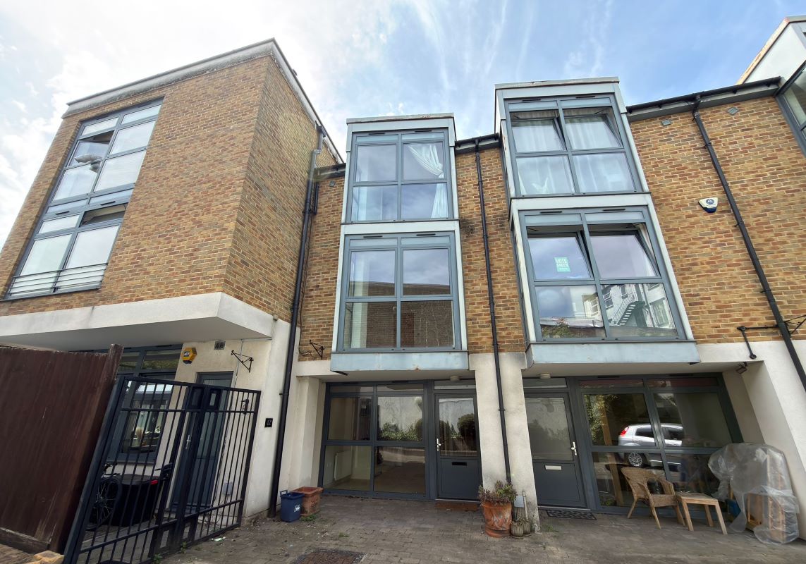 12 Isabella Mews, Balls Pond Road, Dalston, London, N1 4BJ