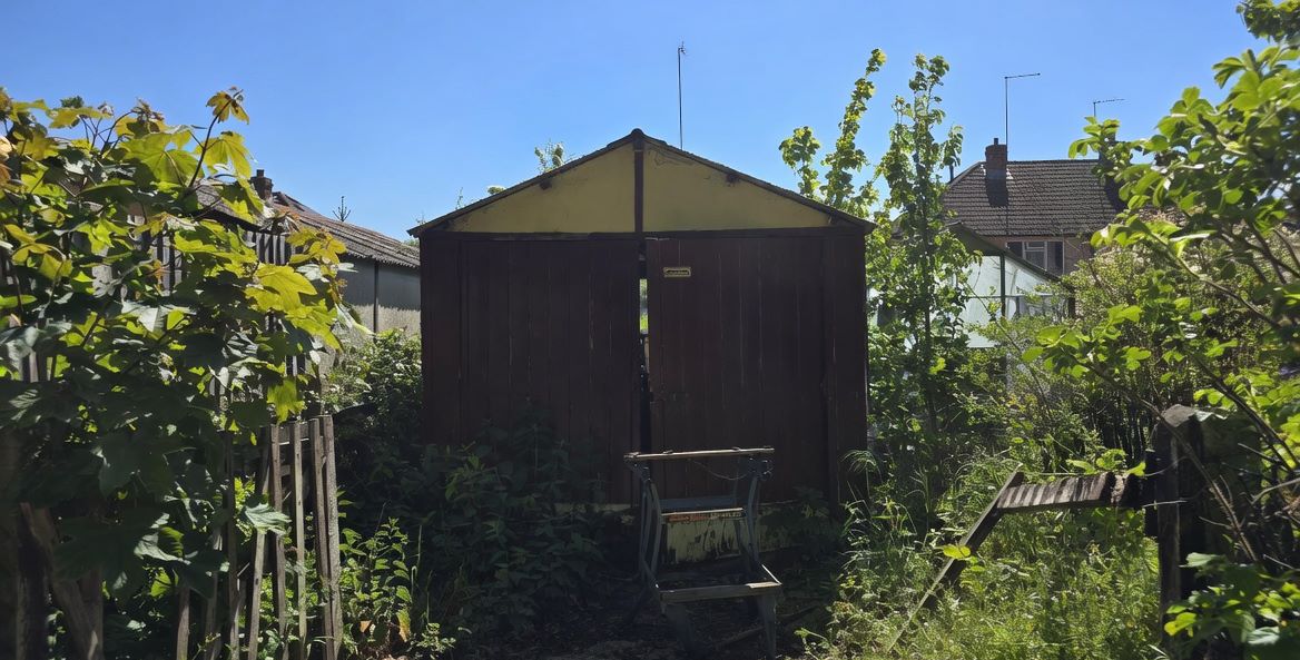 Garage to the Rear of 61 Leechcroft Avenue, Swanley, Kent, BR8 8AP
