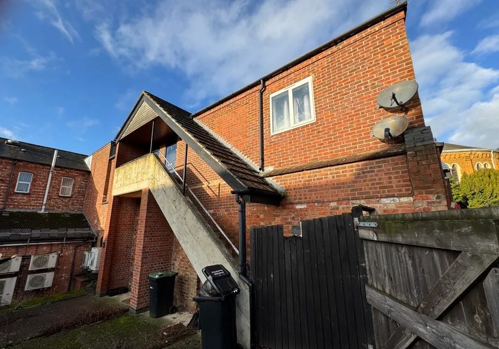 Flats 1-3, 1 Queens Lane, Queen Street, Wellingborough, North Northamptonshire, NN8 4QN