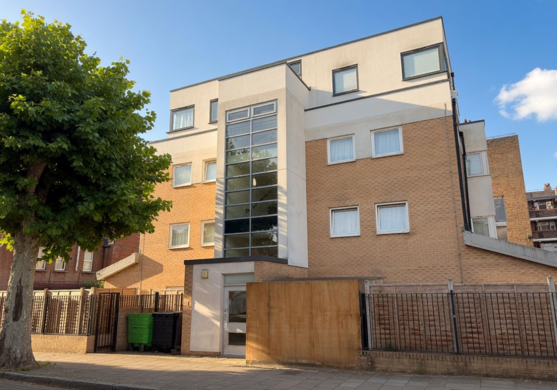 Flat 7 Island House, 47-51 Portland Avenue, Stamford Hill, London, N16 6HD