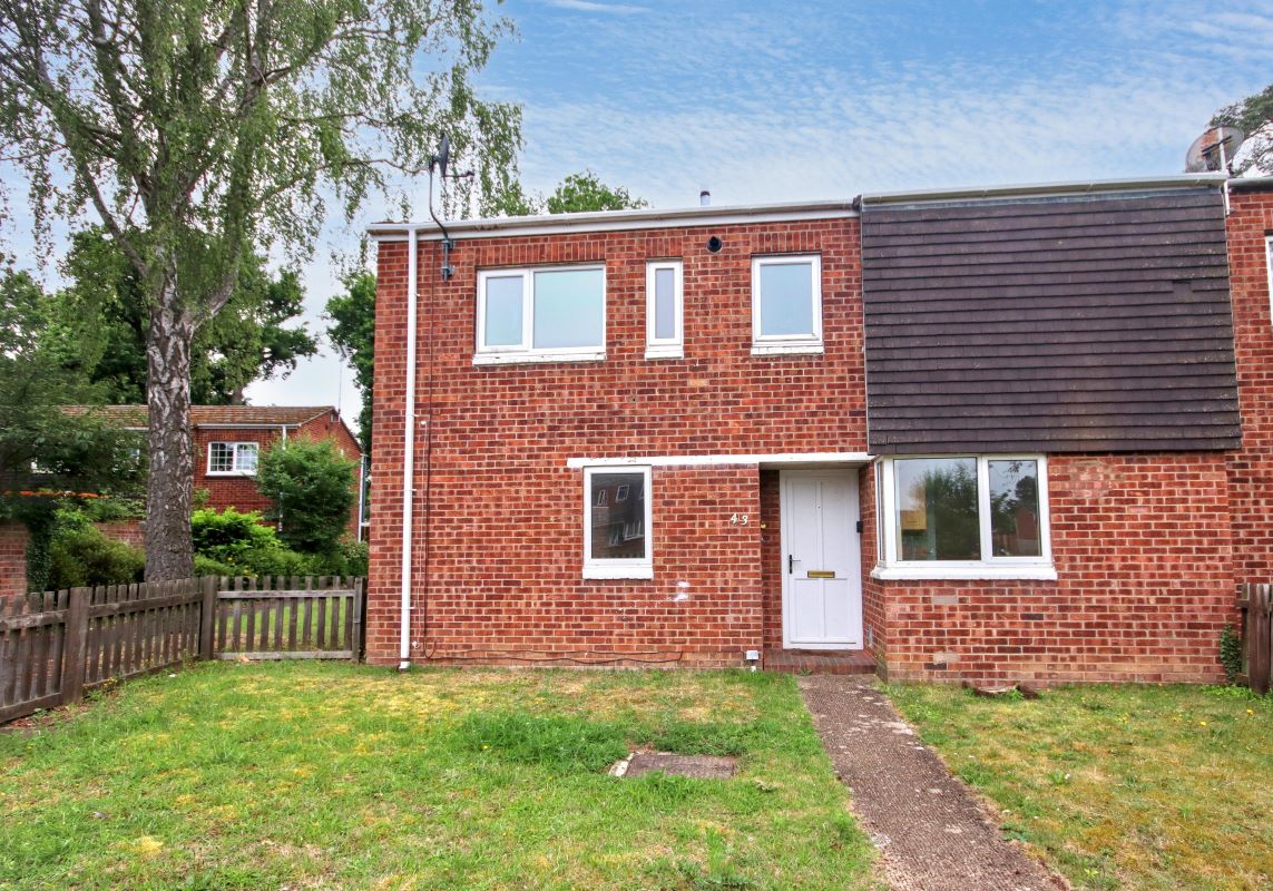 43 Newnham Close, Mildenhall, Bury St. Edmunds, Suffolk, IP28 7PD