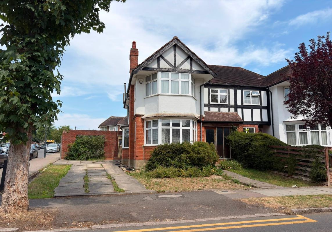 31 Lansdowne Road, Stanmore, Middlesex, HA7 2RZ