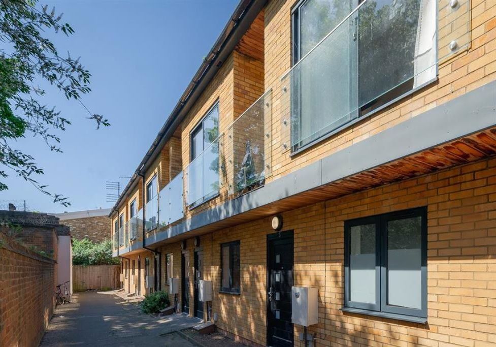 2 Lotus Mews, Islington, London, N19 4BJ