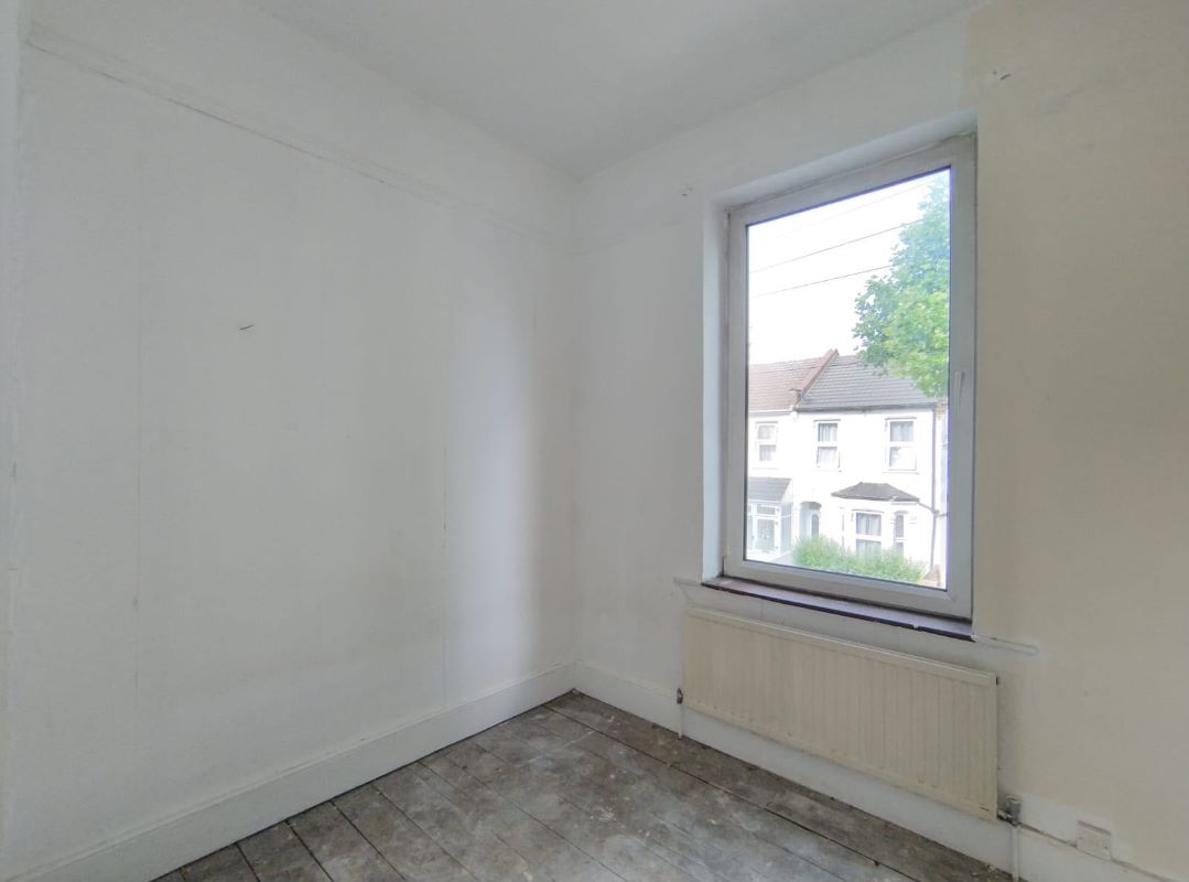 20 Kimberley Avenue, East Ham, London, E6 3BG