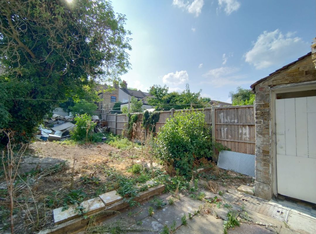 20 Kimberley Avenue, East Ham, London, E6 3BG