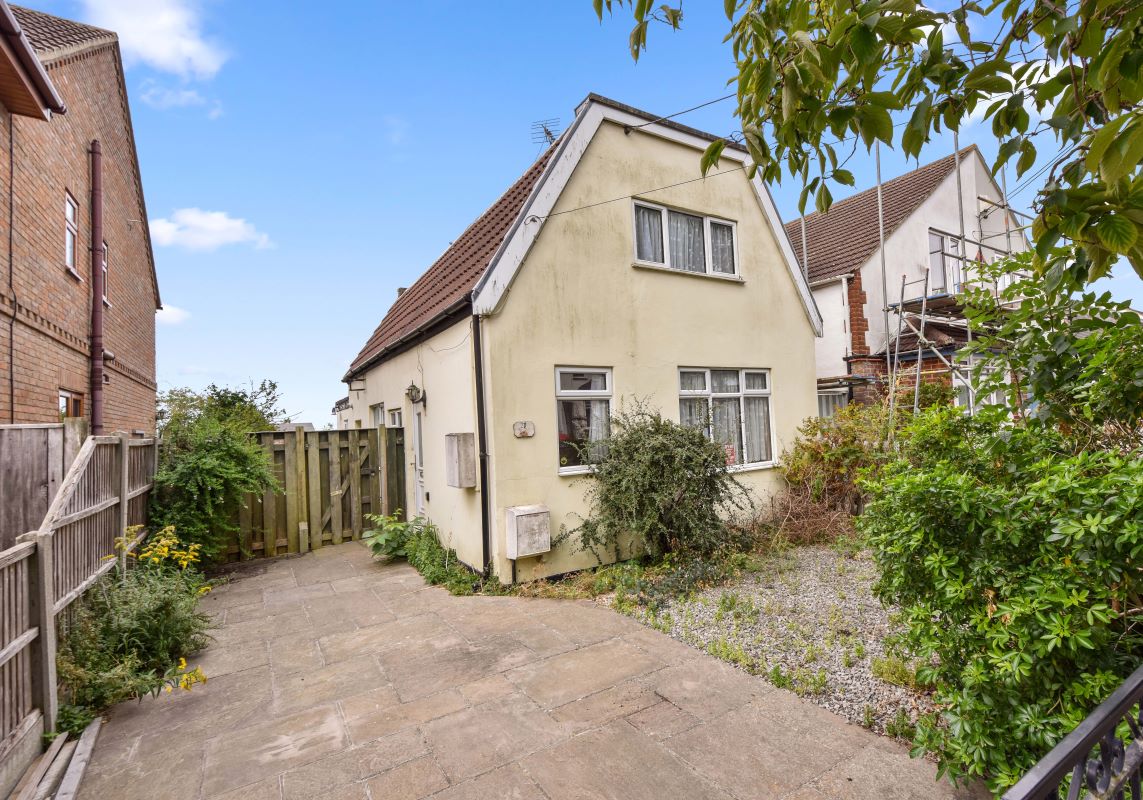 21 Elm Road, Benfleet, Essex, SS7 2AH