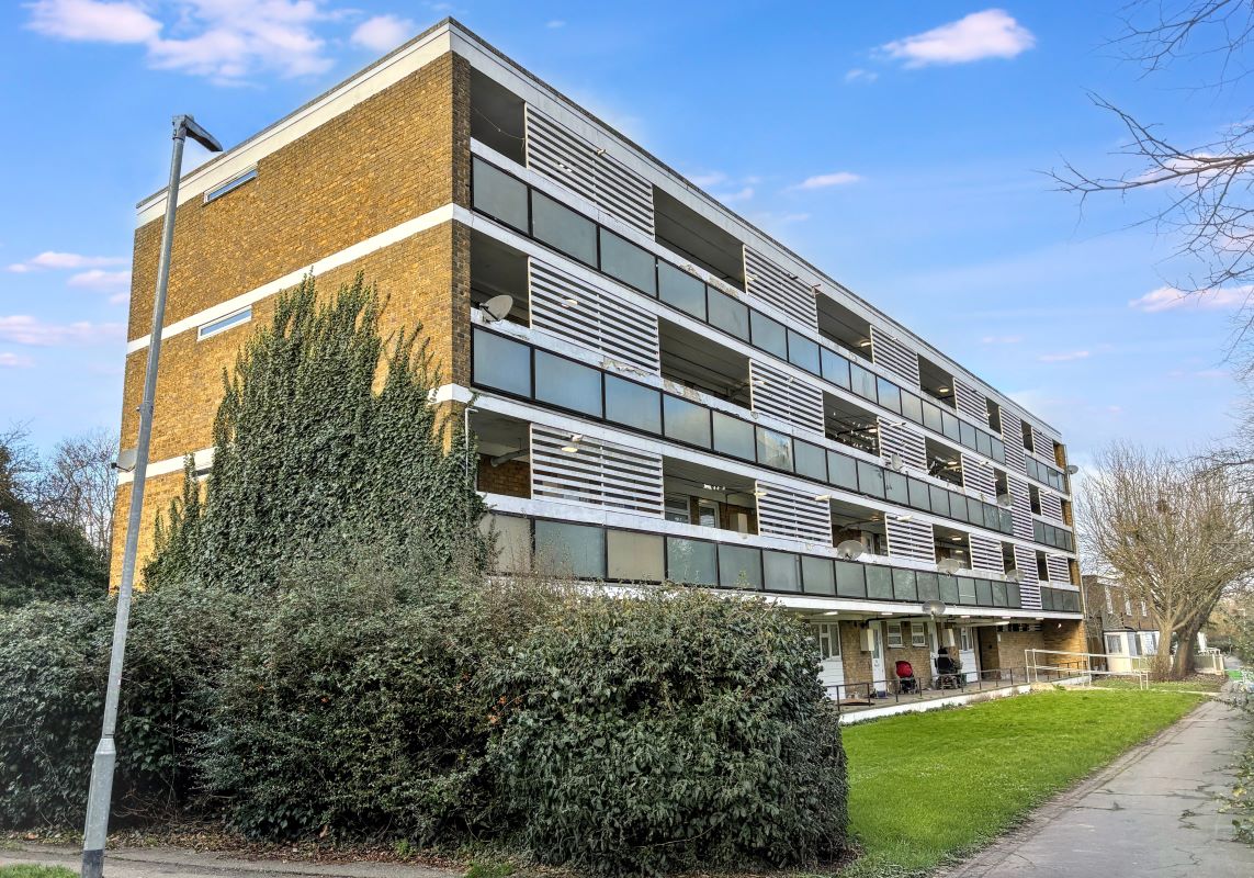 56 Pamplins, Basildon, Essex, SS15 5BJ